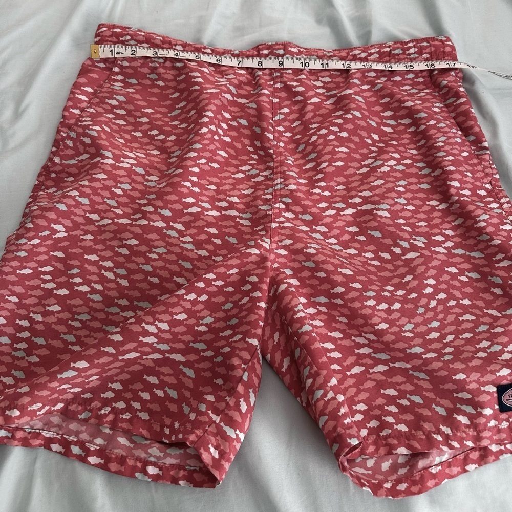Vineyard Vines Shorts Mens XL (16) Pink Fish Swim Trunks Pockets Mesh Lined - Picture 4 of 10